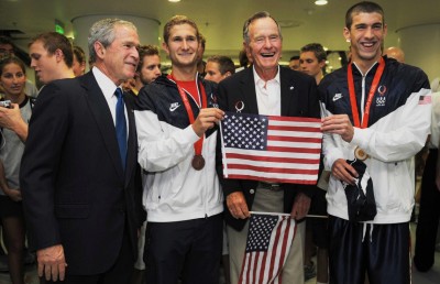 އެމެރިކާގެ ކުރީގެ ރައީސް ޖޯޖް ބުޝް އަވަހާރަވެއްޖެ