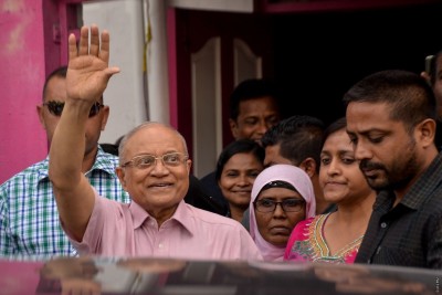 ޕީޕީއެމް އޮފީސް ރައީސް ޔާމީނާ ހަވާލު ކުރަން ހުކުމަކު ނެތް: މައުމޫން