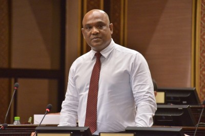 ނޮޅިވަރަމް ދާއިރާގެ މެމްބަރު އަރީފަށް އެމްޑީއޭއިން ނަސޭހަތްދީފި