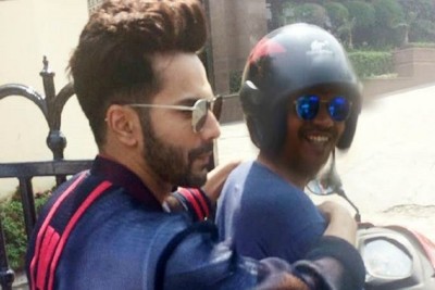 ޓްރެފިކުން ސަލާމަތްވުމަށްޓަކައި ވަރުން، މަގުމަތިން ދިޔަ އާންމު މީހެއްގެ ސައިކަލު ފަހަތަށް!