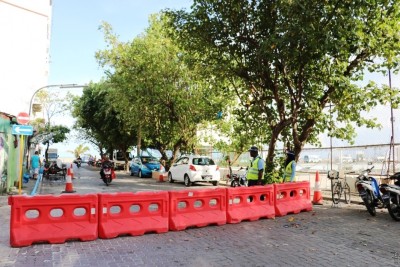 ބްރިޖް ސަރަހައްދުން ހޮޅިއެއް ފަޅައިގެންގޮސް، ހެންވޭރުގެ ބަޔަކުން ފެން ކެނޑިއްޖެ