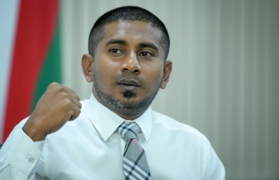މައްސަލަ ހައްލުކުރަން ގޭންގުުތަކުގައި އުޅޭ ޒުވާނުންނަށް މިނިސްޓަރު މަހުލޫފުގެ ދައުވަތެއް