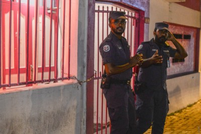 ޕީޕީއެމް އޮފީހުގައި ބަޔަކު ތަޅު އަޅުވައިފި