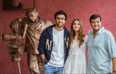 ބޮލީވުޑްގެ ޚަބަރުތައް ކުރުކޮށް