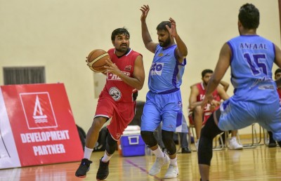 ފައިނަލުގެ ފުރަތަމަ ޖާގަ ޓީރެކްސް އަށް