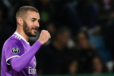 ޗެމްޕިއަންސް ލީގުގެ އެންމެ ގިނަ ލަނޑު ޖެހި ކުޅުންތެރީންގެ ހަތްވަނައަށް ބެންޒެމާ