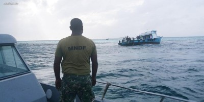 ތުޅާގިރި ރިސޯޓު ކައިރީ އޮތް ފަރަކަށް ދޯންޏެއް އަރައިފި