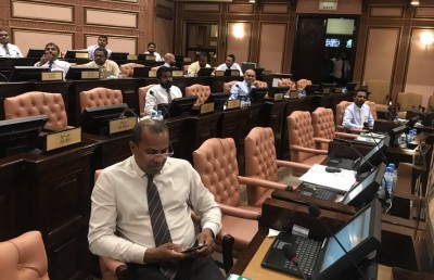 މެމްބަރުން ޖަލްސާ އަށް ވަޑައިނުގެންނެވި ސަބަބު ބަލަނީ