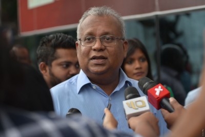 މީހެއްގެ އަތުން ނަގާފައި އޮތް 20،000 ޑޮލަރު ދައްކަން ތަސްމީނަށް ކޯޓުން އަންގައިފި