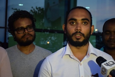 އަސްވާޑަށް ބިރުދައްކައި އިންޒާރުދިން ކަމަށްބުނެ ފުލުހުންނަށް މައްސަަލަ ހުށަހަޅައިފި