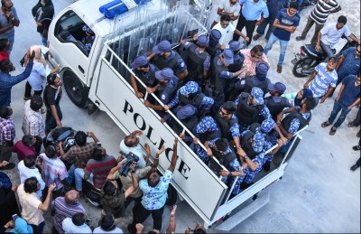 ފުލުހުން ހަމަ މަގަށް އެޅުވުން، ބޮޑު ގޮންޖެހުމެއް