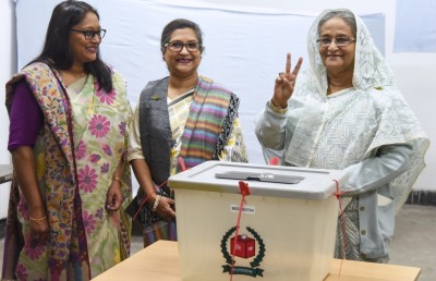 މައްސަލަ ބޮޑުވި އިންތިޚާބު ހަސީނާ ކާމިޔާބު ކުރައްވައިފި