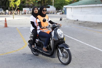 ރައިޑް ދޭން ކަނބަލުން ނުކުތުން، ފިރިހެނުންނަށް އާދޭސްކުރުން ހުއްޓުމަކަށް