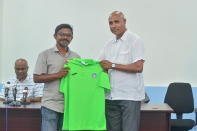ގައުމީ ވޮލީ ކޯޗަކަށް ޝަރަފް، އެސިސްޓަންޓް ކޯޗުންނަށް ކާއްޓޭއާއި ސަޑިއްކެ