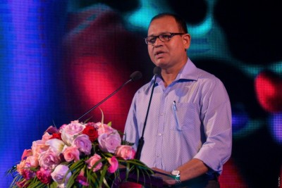 ގިރިފުށިން ޖަހާ ވަޒަނެއް ހިންމަފުއްޓަށް ނާރާނެ، ބިރެއް ނެތް: ޑިފެންސް މިނިސްޓަރު