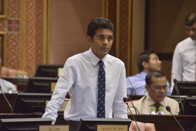 ސިނގިރެޓަކުން ނަގާ ޑިއުޓީ ހަތަރު ރުފިޔާ އަށް ބޮޑުކުރަން ޖެހޭ: ނިހާން