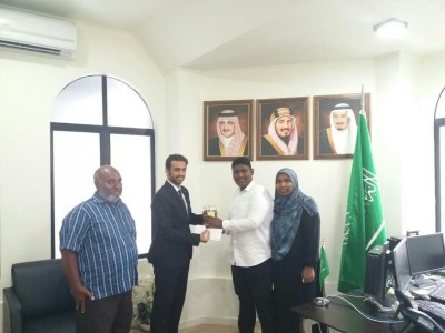 ނަބީހުއަށް ސައުދީ އިން 1000 ޑޮލަރުގެ ހަދިޔާއެއް