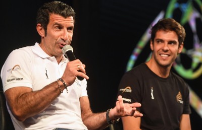 ޕާކިސްތާން ފުޓްބޯޅަ އަށް ކަކާ އާއި ފީގޯ އެހީވަނީ