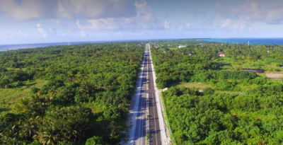 ލ، ލިންކު ރޯޑުން ސައިކަލެއް ކަހާލައިގެން ވެއްޓި، ދެ މީހަކަށް އަނިޔާވެއްޖެ