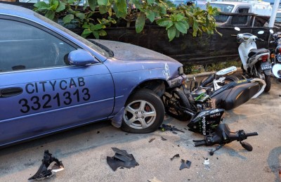 ޕާކް ކޮށްފައި އޮތް ޓެކްސީއެއްގައި ސައިކަލެއް ޖެހި ޒުވާނަކަށް އަނިޔާވެއްޖެ