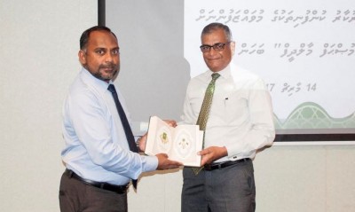 "މުސްހަފް މާލްދީފް"ގެ ދަށުން ސަރުކާރުގެ ކުންފުނިތަކުގެ މުވައްޒަފުންނަށް މުސްހަފް ބަހަން ފަށައިފި