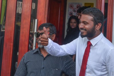 ނޫސްވެރިޔާ ވިސާމަށް ހުކުމް އިއްވުން ދިފާއީ ހެކިން ބަޔާނުގައި ސޮއިނުކުރާތީ ފަސްކޮށްފި