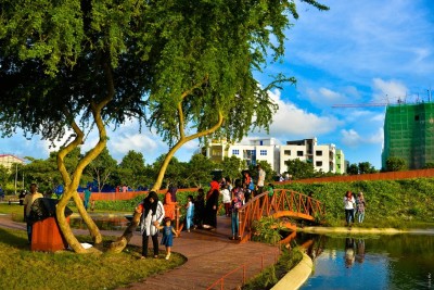 ތަފާތު ހަރަކާތްތަކާއެކު ޖަމްބަލް ސޭލެއް ހުޅުމާލެ ސެންޓްރަލް ޕާކުގައި