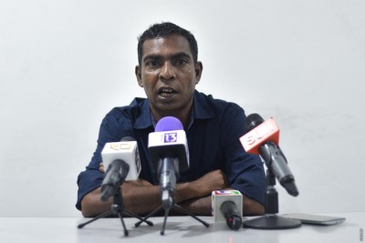 ޔޫވީގެ ކޯޗުކަމުން އާތި އިސްތިއުފާދީފި