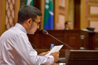 ފުލުހުންނަށް ބޮޑުކުރި މުސާރަ ނުދޭތީ ފިނޭންސް މިންސްޓަރާ ސުވާލުކުރުމަށް ހުށަހަޅައިފި