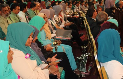 އިލްމާ އެކު އީމާންކަން ކޮންމެހެން ލާޒިމުވޭ