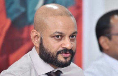 ފާރިސްގެ ރިޝްވަތުގެ މައްސަލަ ބޭރުކޮށްލައިފި