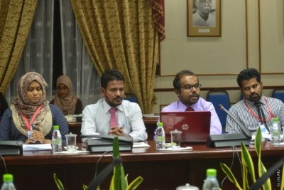 ރައީސްގެ އަބުރާ ބެހިގެން ރާއްޖެ ޓީވީ އެއް މިލިއަން ރުފިޔާ އިން ޖޫރިމަނާކޮށްފި