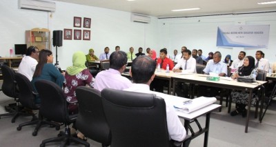 ސްކޫލްތަކުގެ ހާލަތު ބެއްލެވުމަށް މިނިސްޓަރު ހުރިހާ ޕްރިންސިޕަލުންނާ ބައްދަލުކުރައްވަނީ