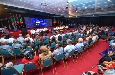 ޖަޒީރާ ހޮޅުއަށީގައި މިރޭ ހިޔާލު ހޯދަނީ ލާމަރުކަޒީ ނިޒާމަށް