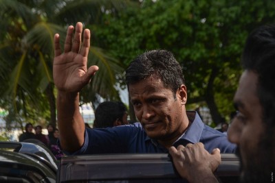 ނަޝީދު ގާސިމާ މެދު އަޅުއްވަނީ "ކިނބޫ ކަރުނަ" ކަމަށް އުމަރު ސިފަކުރައްވައިފި