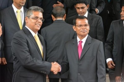 މަޖިލީހުގެ ރައީސް އާއި ނައިބު ވަކިކުރަން ހުށަހެޅޭނީ 42 މެމްބަރުންގެ ސޮޔާ އެކު ކަމަށް ފާސްކޮށްފި