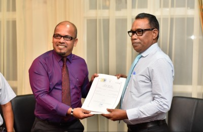 ކޮންގްރެސް ޕާޓީގެ ރަޖިސްޓަރީ ހަވާލުކޮށްފި