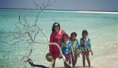 އާއިލާއާ އެކު ފާރަހް ޚާން އަނެއްކާވެސް ރާއްޖެގައި