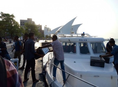 ވޯޓު ކަރުދާސްތައް ރަށްތަކަށް ފޮނުވަން ފަށައިފި