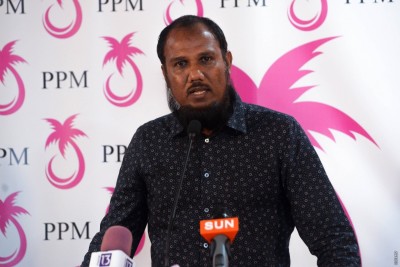 މި ސަރުކާރުގެ ވަޒީރުން ބަދަލުކުރާކަށް ލާހިކެއްނޫން: މައުރޫފް