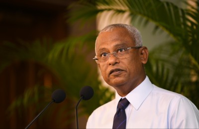 ރައީސްގެ އިލްތިމާސް: ނާޖައިޒު ކަމެއް ހިނގާނަމަ، އަންގާ!