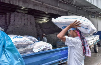 ކާޑުގެ އަގު ހެޔޮވުން: ރަށްރަށުގައި ދިރިއުޅޭ މީހުންގެ ޖީބަށް ލުޔެއް