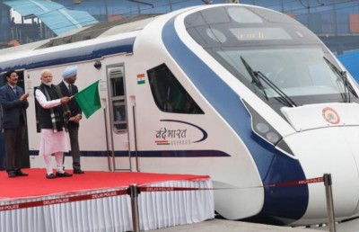 އިންޑިއާގެ އެންމެ ބާރު ރޭލް ފުރަތަމަ ދަތުރުގައި ވެސް މައްސަލަ ޖެހިއްޖެ