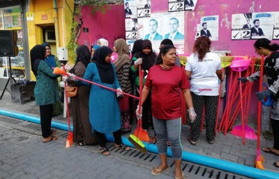 މާފަންނު މެދު ދާއިރާގެ މީހުން ސާފުކުރުމުގައި ނަމޫނާ ދައްކައިފި