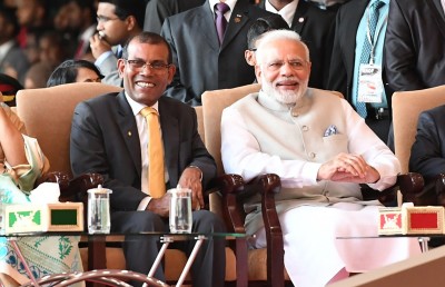 މުހިންމީ ބޭރުގެ އެހީއެއް ނޫން،  އަމިއްލަ ފައިމައްޗަށް ތެދުވުން: ނަޝީދު