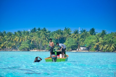 ޑިންގީއެއް ބަންޑުން ޖަހާލައި، ފުލުހަކު ގެއްލިއްޖެ
