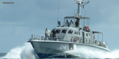 މަހަށް ނުކުމެ އުޅެނިކޮށް ފަރަށް އެރި ދޯންޏެއްގައި ތިބި ތިން އަންހެނުން މާލެ ގެނެސްފި