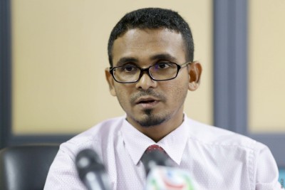 އިދިކޮޅު ފަރާތްތައް ހިމެނޭ ގޮތަށް 2343 މީހެއްގެ އަތުން ފައިސާ ހޯދަން ފޮނުވައިފި