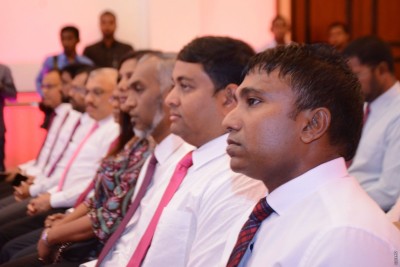 މެމްބަރު ސިނާނާއި އިލްހާމް އޮޅުވާލީތީ ހިތާމަކުރަން: ޝައިނީ