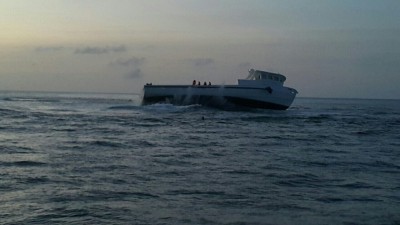 ކަނޑިންމަ ރިސޯޓަށް މުދާހިފައިގެން ދިޔަ ދޯންޏެއް ބޮލިފުށީ ފަރަށް އަރައިފި